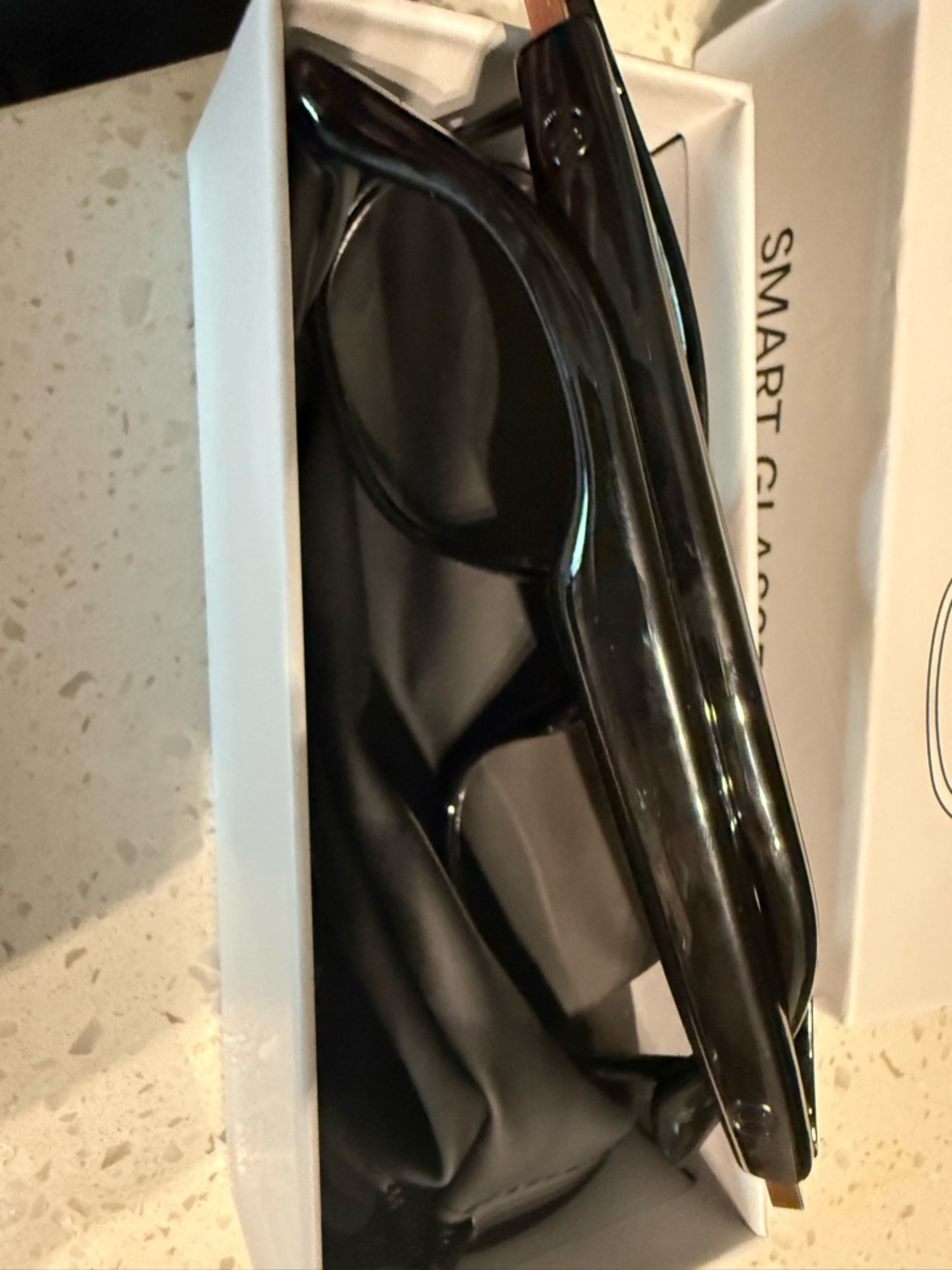 Smart glasses - Picture 6 of 6